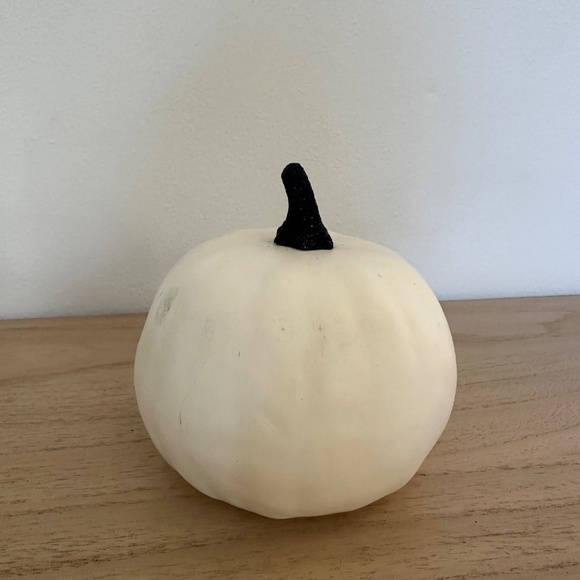 Pumpkins artificial Black and White various sizes Halloween decor autumn decor - Picture 2 of 6